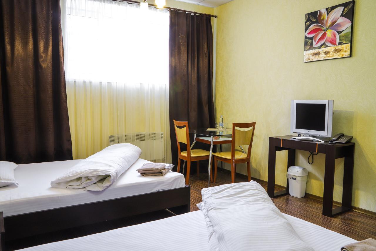 Safari-Club Otel Vinnitsya Dış mekan fotoğraf